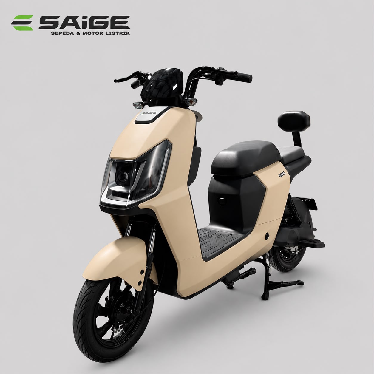 Sepeda listrik SAIGE LATTE di showroom Lumajang