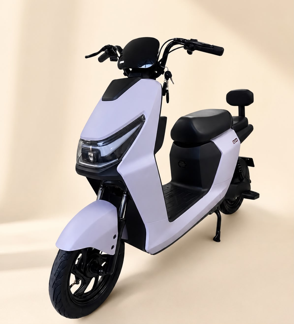 Sepeda listrik SAIGE LATTE PRO di showroom Lumajang