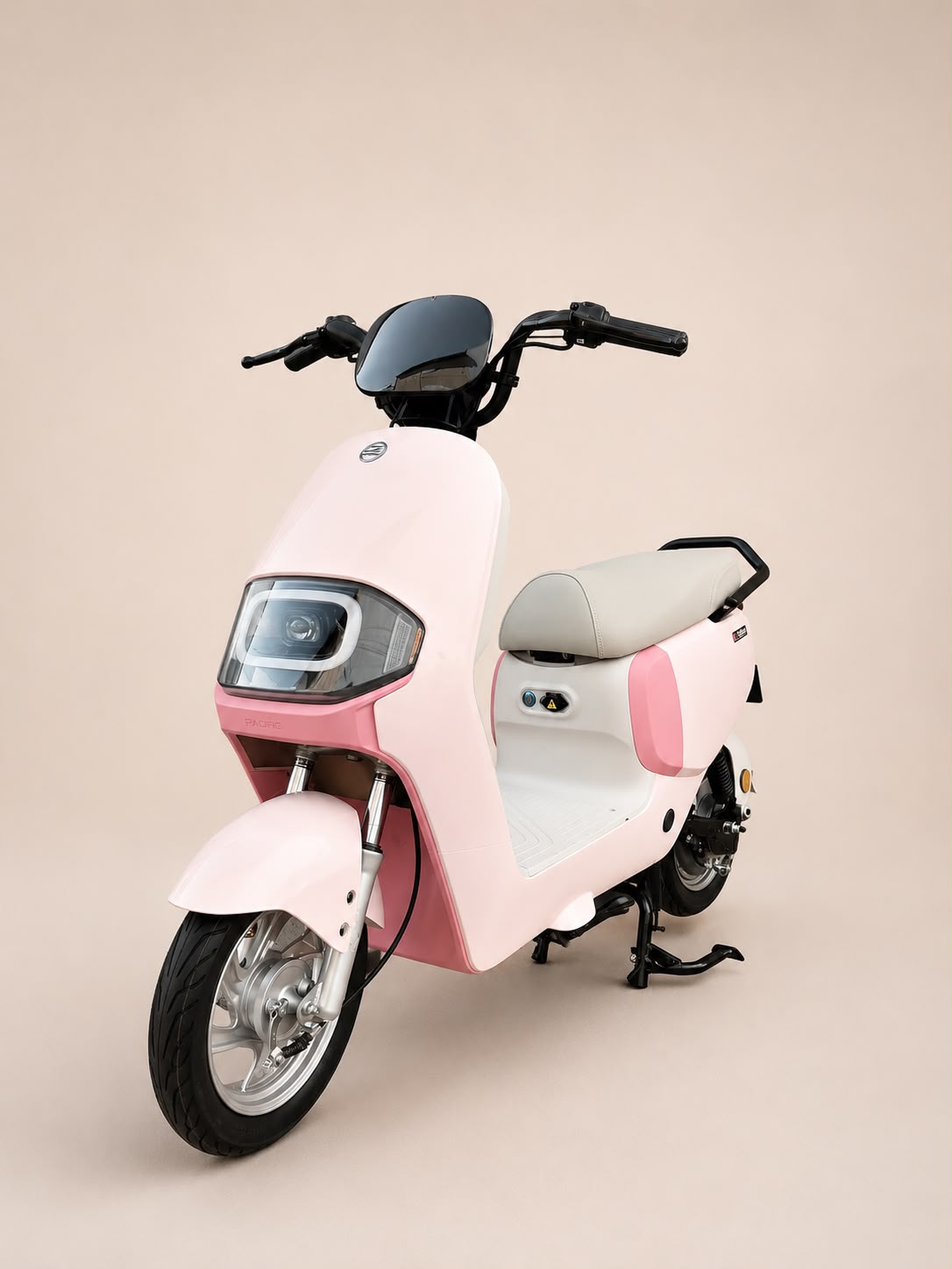 Sepeda listrik SAIGE MOCHA di showroom Lumajang