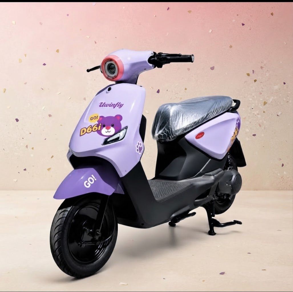 Sepeda listrik D66i STYLE di showroom Lumajang