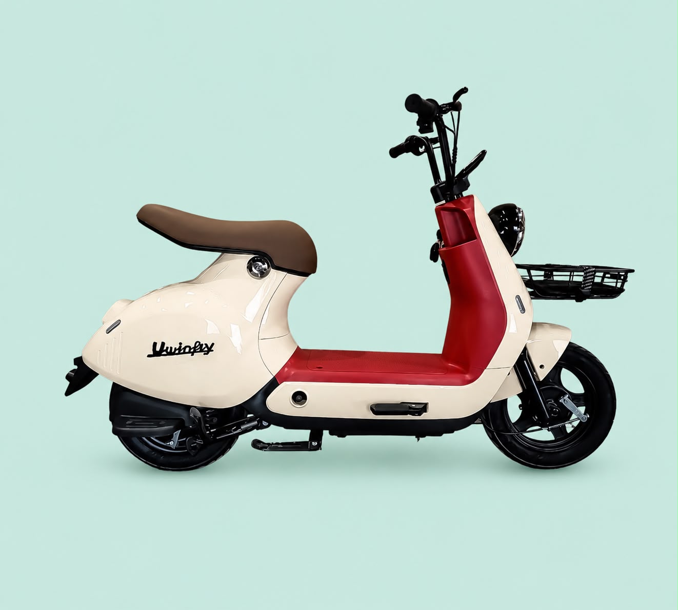 Sepeda listrik UWINFLY RF8 di showroom Lumajang
